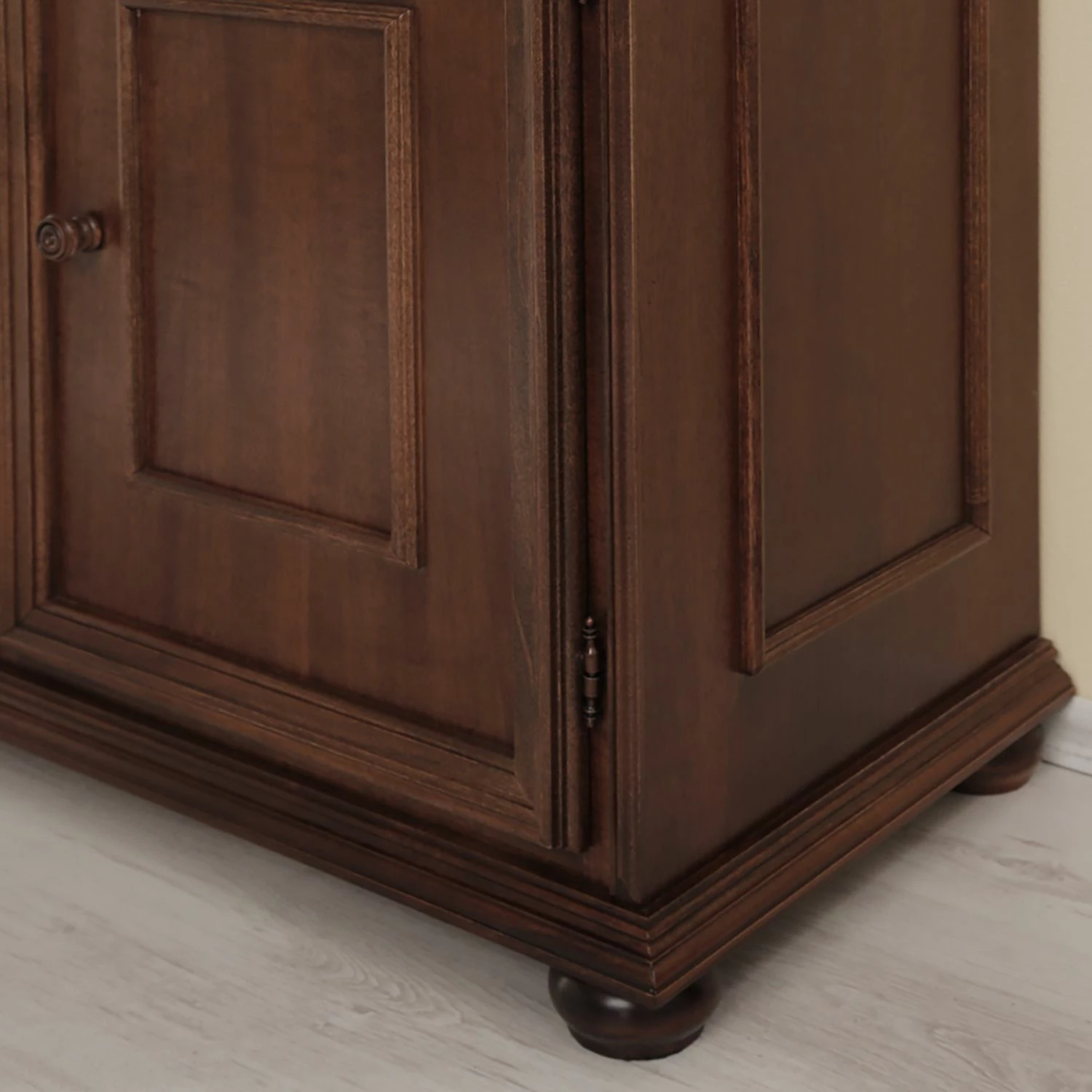 Montreux Sideboard Arabella I - Ayous teilmassiv - Antikbraun 10 Montreux Sideboard Arabella I - Ayous teilmassiv - Antikbraun – Bild 8