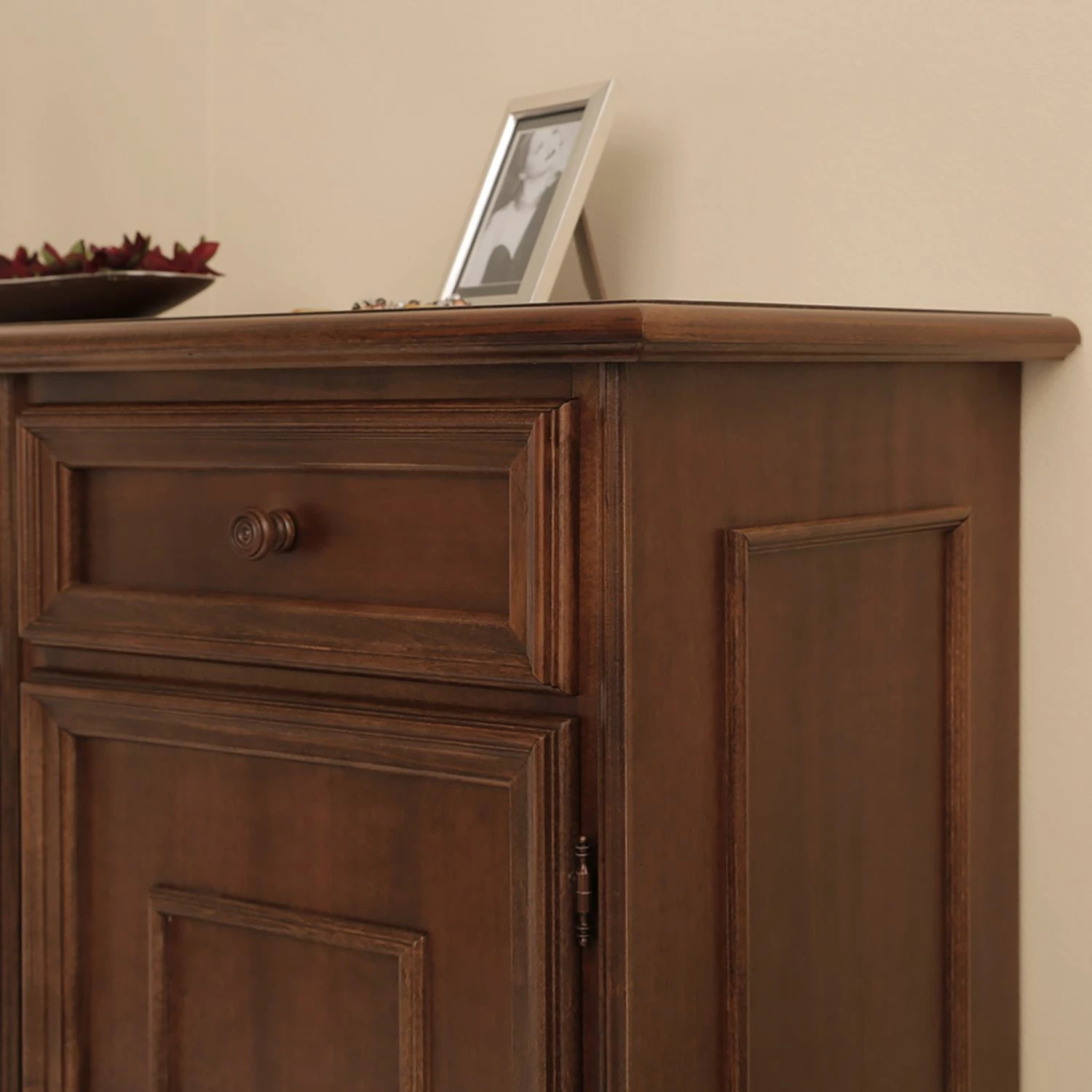 Montreux Sideboard Arabella I - Ayous teilmassiv - Antikbraun 11 Montreux Sideboard Arabella I - Ayous teilmassiv - Antikbraun – Bild 9