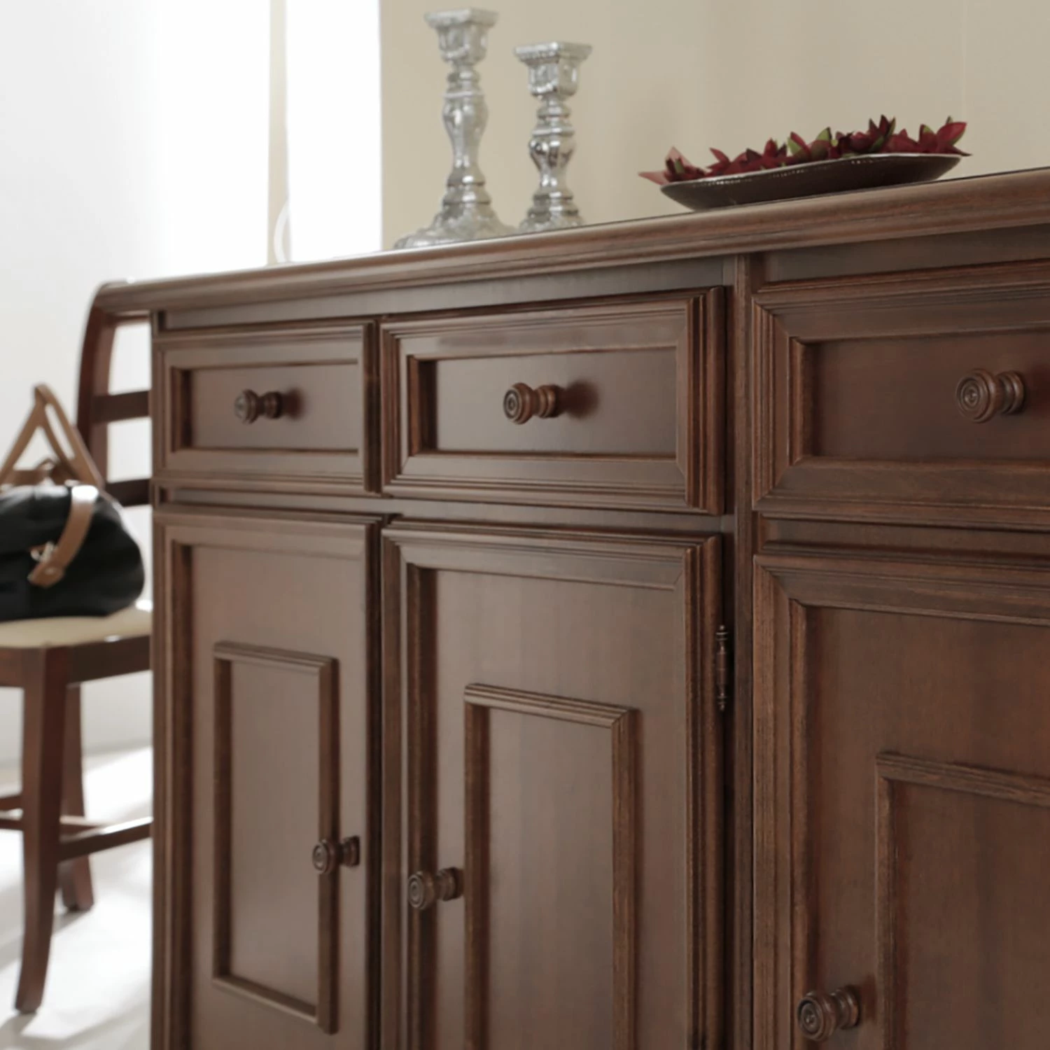 Montreux Sideboard Arabella I - Ayous teilmassiv - Antikbraun 16 Montreux Sideboard Arabella I - Ayous teilmassiv - Antikbraun – Bild 14