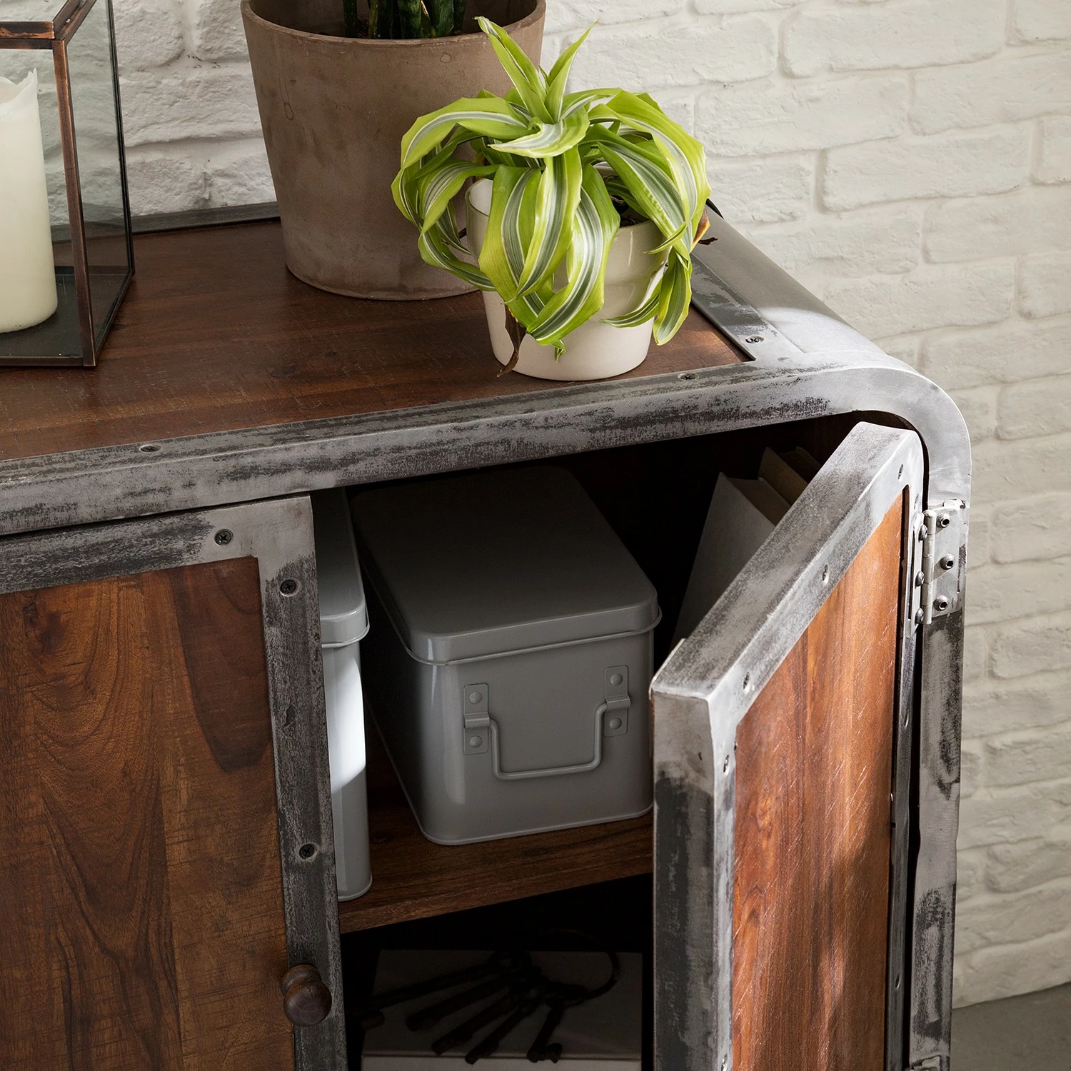 Ars manufacti Sideboard Wharton II - Akazie teilmassiv / Stahl 10 Ars manufacti Sideboard Wharton II - Akazie teilmassiv / Stahl – Bild 8