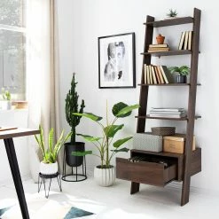 Mørteens Regal Gjora - Gummibaum teilmassiv - Walnuss -Möbel Verkäufe 2024 1000123440 190321 17262300002 MOOD GALLERYIMAGES P000000001000123440 mood