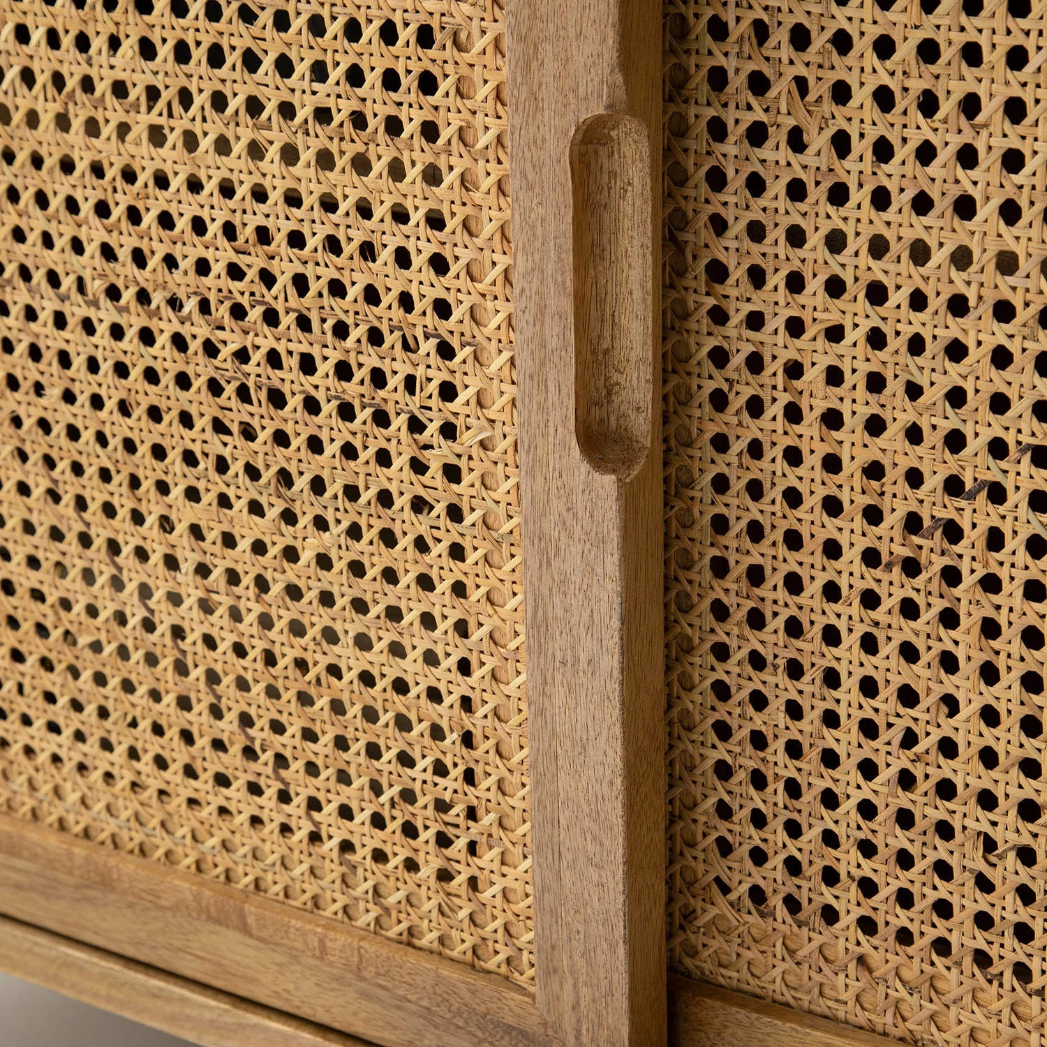 Ars manufacti Sideboard Vina I - Mango massiv / Wiener Geflecht - Mango / Schwarz 12 Ars manufacti Sideboard Vina I - Mango massiv / Wiener Geflecht - Mango / Schwarz – Bild 10