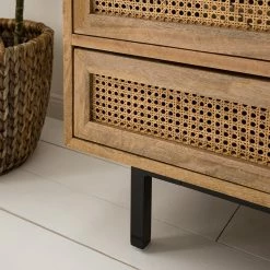 Ars manufacti Kommode Vina I - Mango massiv / Wiener Geflecht - Mango / Schwarz 20 Ars manufacti Kommode Vina I - Mango massiv / Wiener Geflecht - Mango / Schwarz -Möbel Verkäufe 2024 1000178079 200320 14005500005 DETAILS P000000001000178079