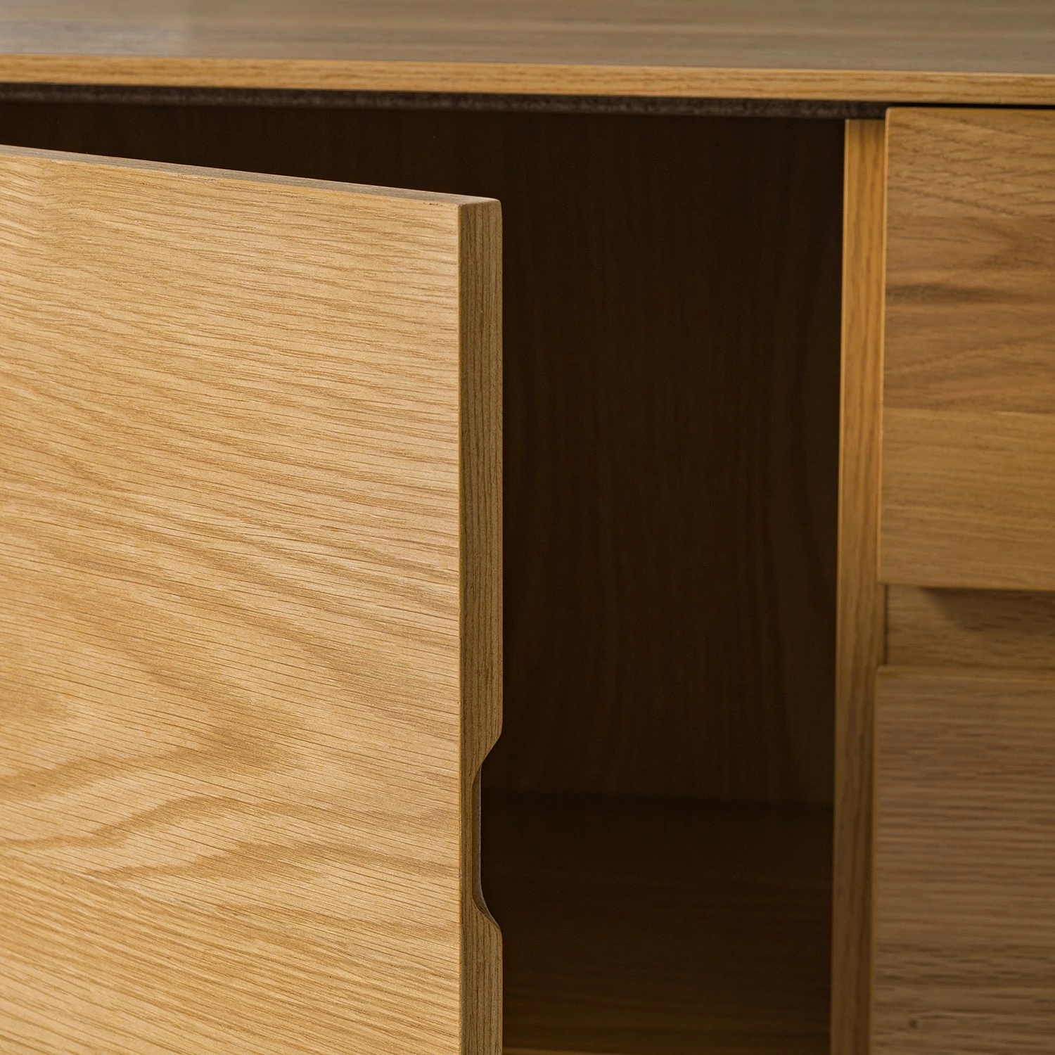 Ars Natura Sideboard Nozza II - Echtholzfurnier - Eiche / Schwarz 10 Ars Natura Sideboard Nozza II - Echtholzfurnier - Eiche / Schwarz – Bild 8