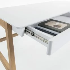 Furnitive Schreibtisch Nilos - Eiche teilmassiv - Weiß / Eiche 12 Furnitive Schreibtisch Nilos - Eiche teilmassiv - Weiß / Eiche -Möbel Verkäufe 2024 1000214323 200609 07303000029 DETAILS P000000001000214323