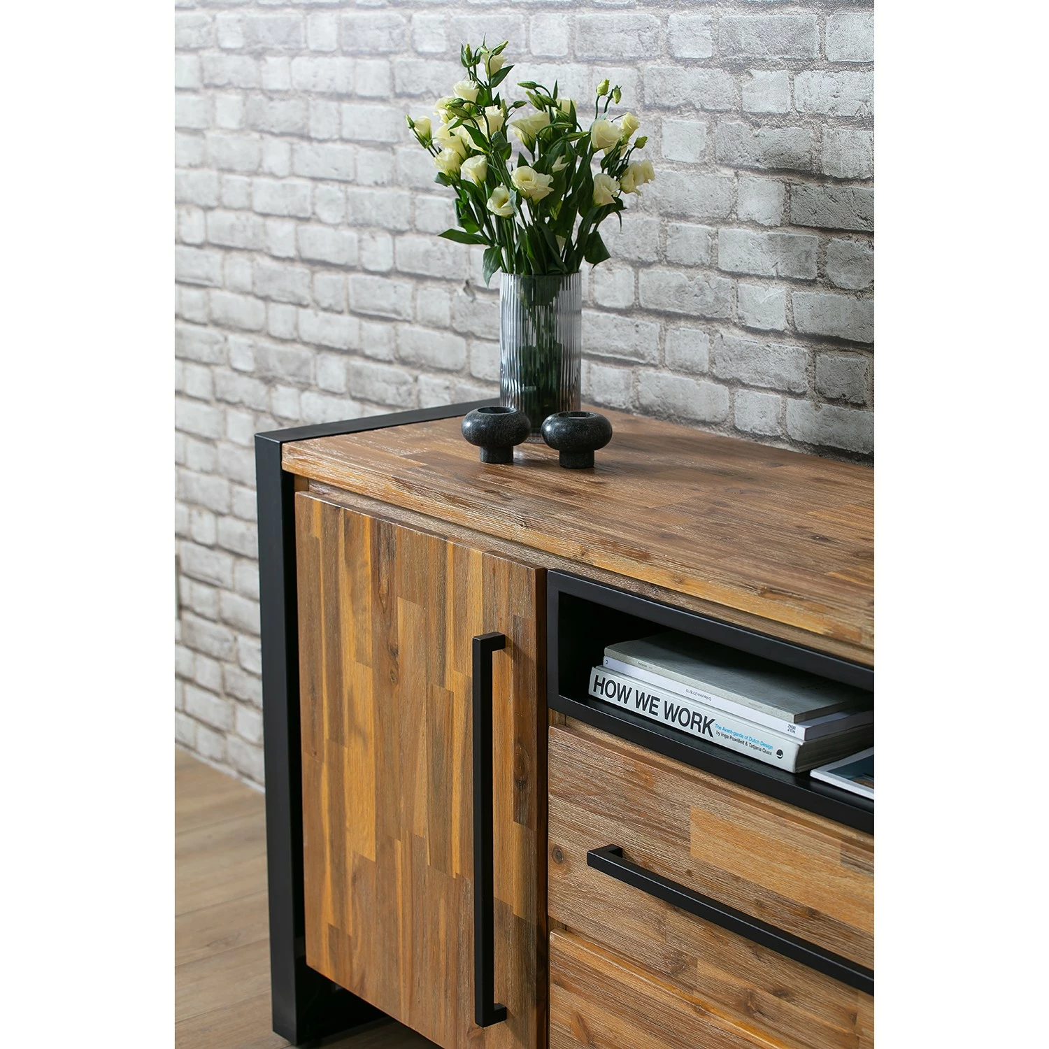 Ars manufacti Sideboard Urban Industry I - Akazie teilmassiv / Metall - Akazie / Schwarz 9 Ars manufacti Sideboard Urban Industry I - Akazie teilmassiv / Metall - Akazie / Schwarz – Bild 7