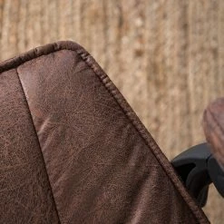 Furnitive Chefsessel Wisdom - Microfaser / Kunststoff - Vintage Braun / Schwarz -Möbel Verkäufe 2024 1000230753 220624 026 MOOD DETAILS P000000001000230753 mood