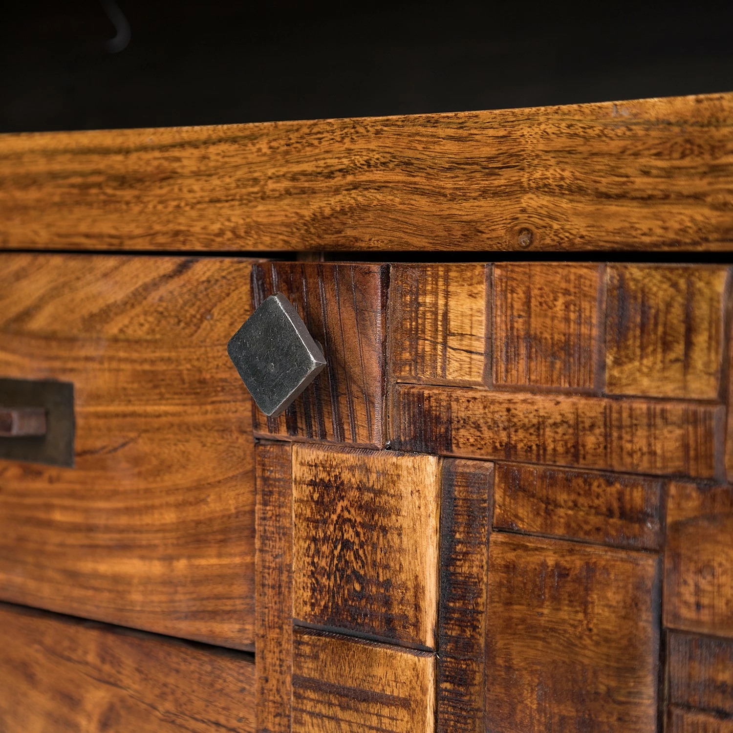 Wolf-Möbel Sideboard Bazac - Inkl. Beleuchtung - Akazie massiv - Akazie / Dunkelgrau 11 Wolf-Möbel Sideboard Bazac - Inkl. Beleuchtung - Akazie massiv - Akazie / Dunkelgrau – Bild 9