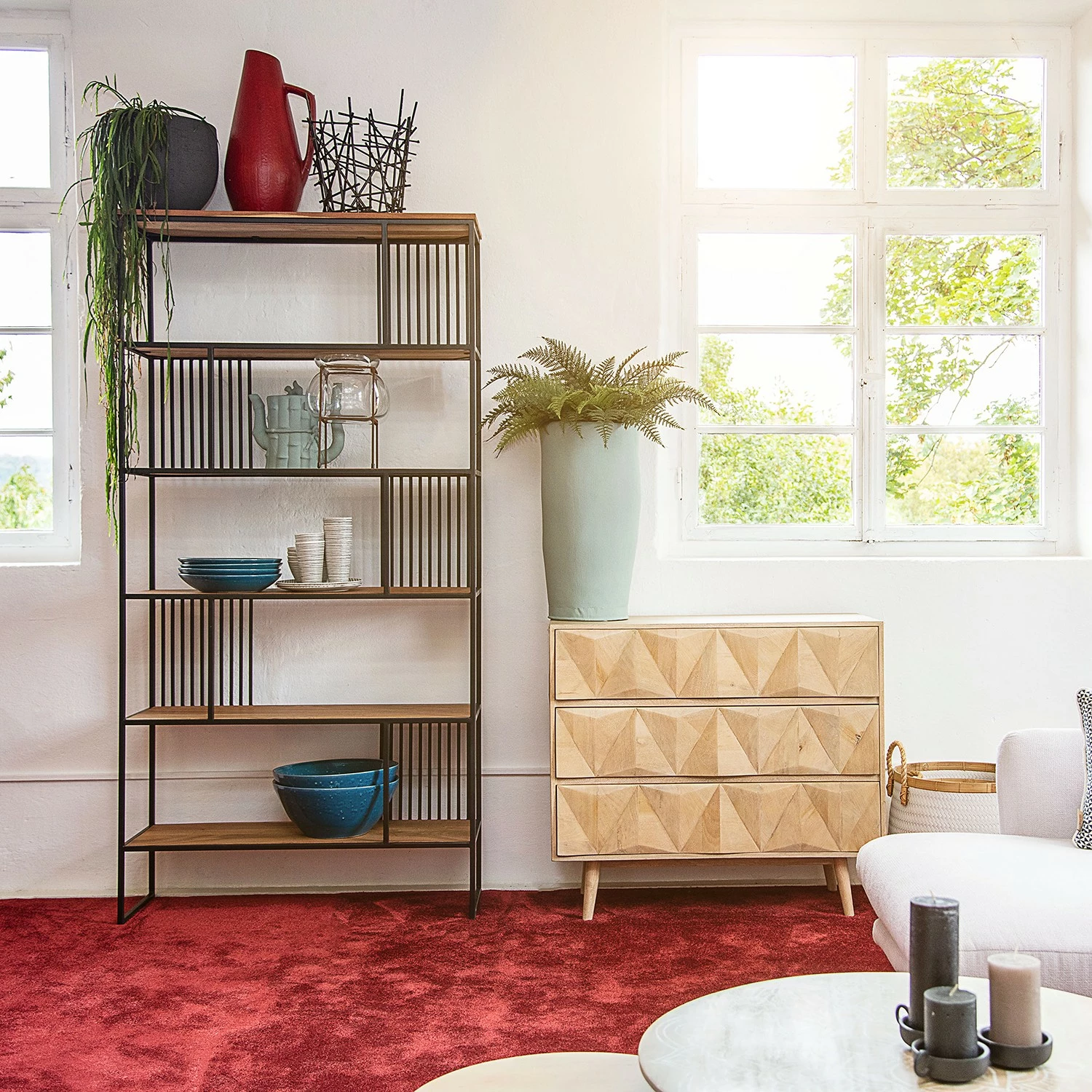 Red Living Regal Uulu I - Akazie massiv / Metall - Akazie / Schwarz 4 Red Living Regal Uulu I - Akazie massiv / Metall - Akazie / Schwarz – Bild 2