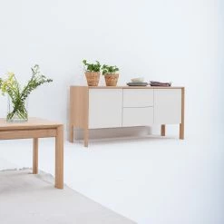 Studio Copenhagen Sideboard Maayka I - Eiche teilmassiv - Mushroom Creme / Eiche Hell -Möbel Verkäufe 2024 1000277378 211012 153646000022 MOOD DETAILS P000000001000277378 mood