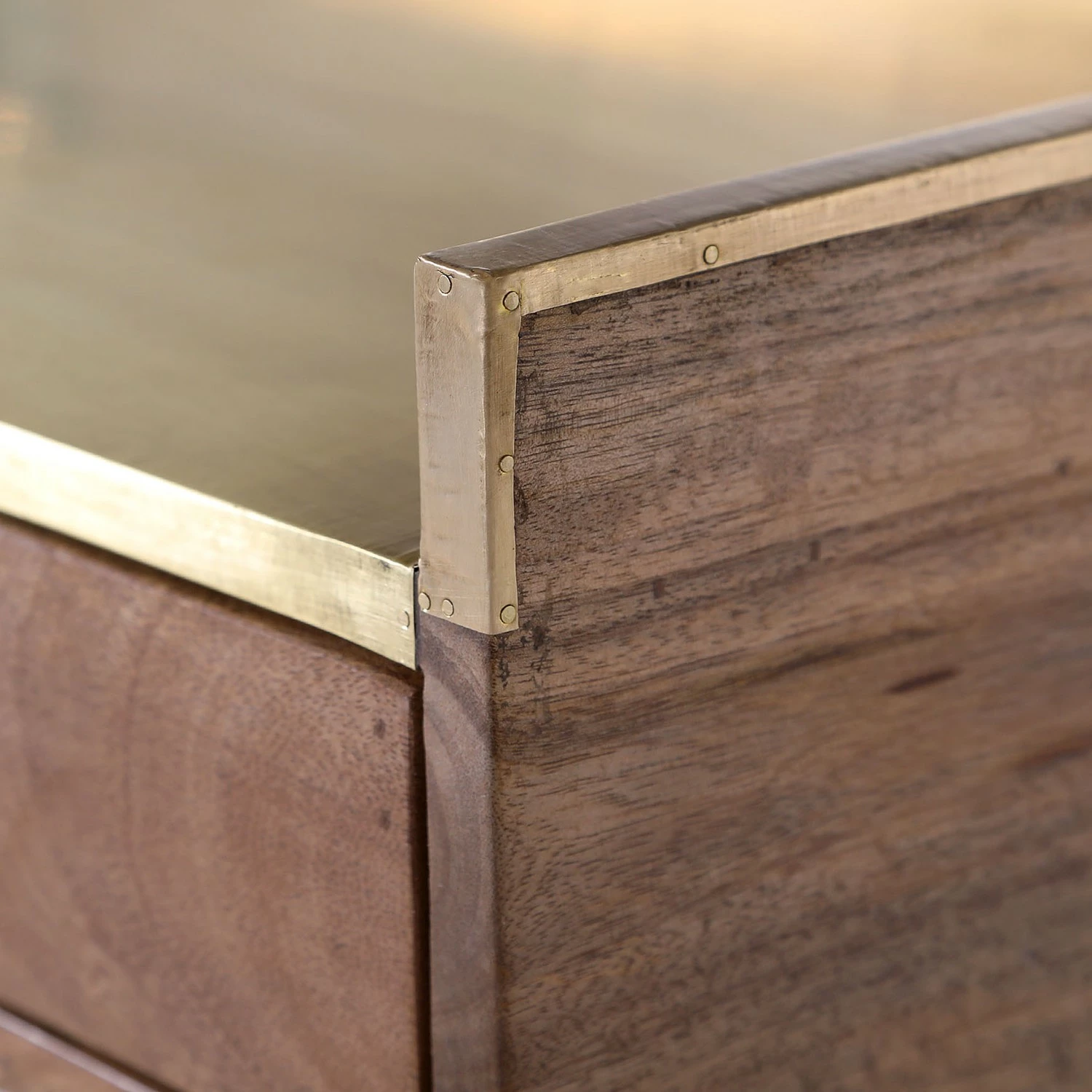 Schreibtisch Lennard I - Mango massiv / Eisen - Mango / Messing 5 Schreibtisch Lennard I - Mango massiv / Eisen - Mango / Messing – Bild 3