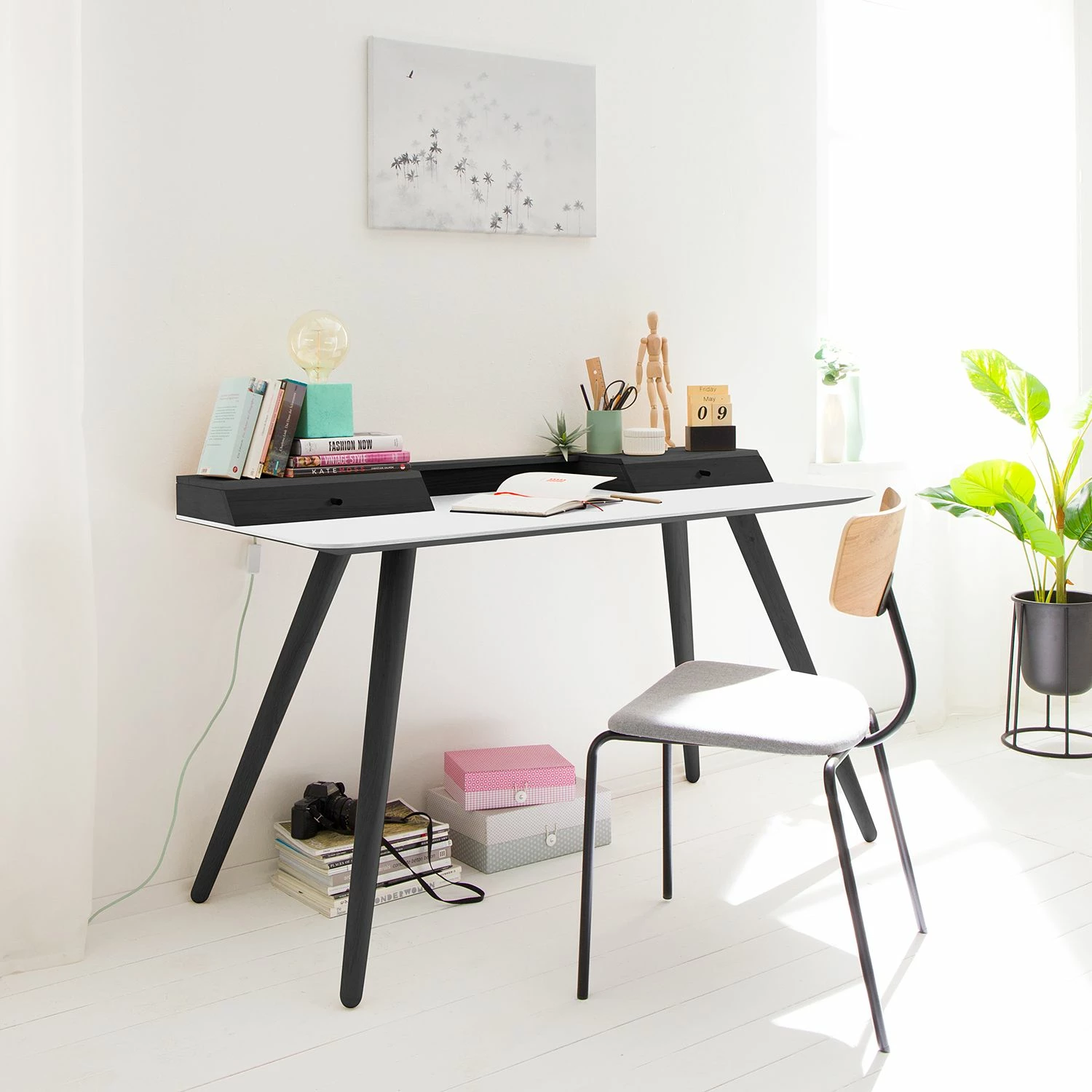 Studio Copenhagen Schreibtisch Stave II - Eiche teilmassiv 4 Studio Copenhagen Schreibtisch Stave II - Eiche teilmassiv – Bild 2