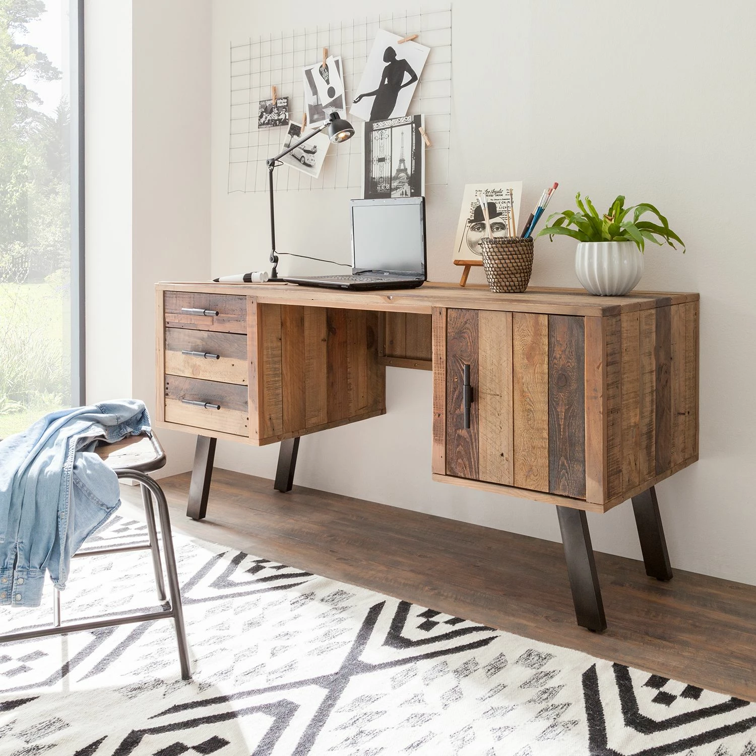 Ars manufacti Schreibtisch Tamati - Pinie massiv / Edelstahl - Pinie / Schwarz 4 Ars manufacti Schreibtisch Tamati - Pinie massiv / Edelstahl - Pinie / Schwarz – Bild 2